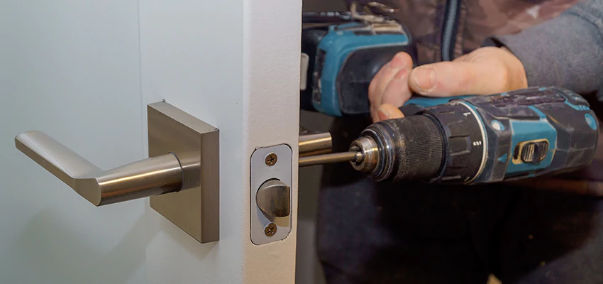Broken Door Handle Lock Repair in University of California Davis, California